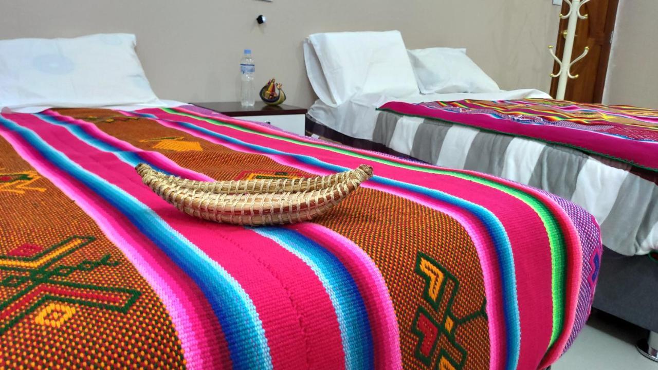 Uros Maya Lodge *