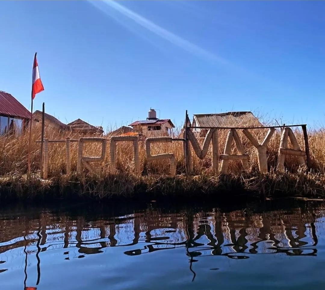 Uros Maya Lodge